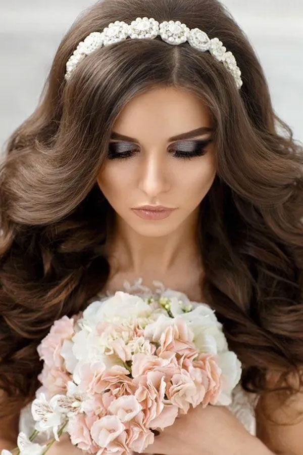 Pretty wedding hairstyles for short hair